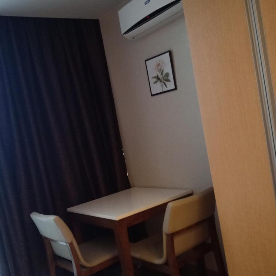 One Uptown Opposite Of Grandhyatt Hotel Manila Taguig City 外观 照片